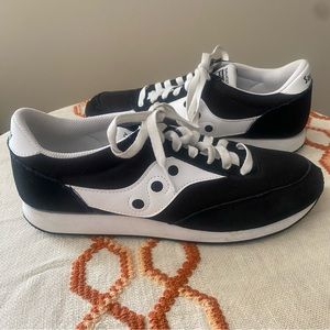 Saucony ‘Hornet’ Sneaker Size 9